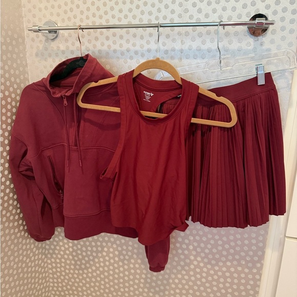 Old Navy Active Burgundy Half Zip Sweatshirt Thumb Holes Women’s Medium - Picture 6 of 6